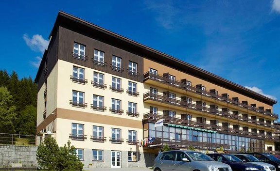 人員密集的生產(chǎn)加工車(chē)間，員工集體宿舍消防設(shè)