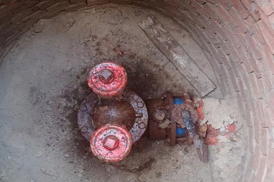 老舊小區(qū)消防設(shè)施不多物業(yè)自己做消防維?？梢詥?></div>
              <p>老舊小區(qū)消防設(shè)施不多物業(yè)自己做消防維?？梢詥?/p>
              </a> </li>
            <li> <a href=